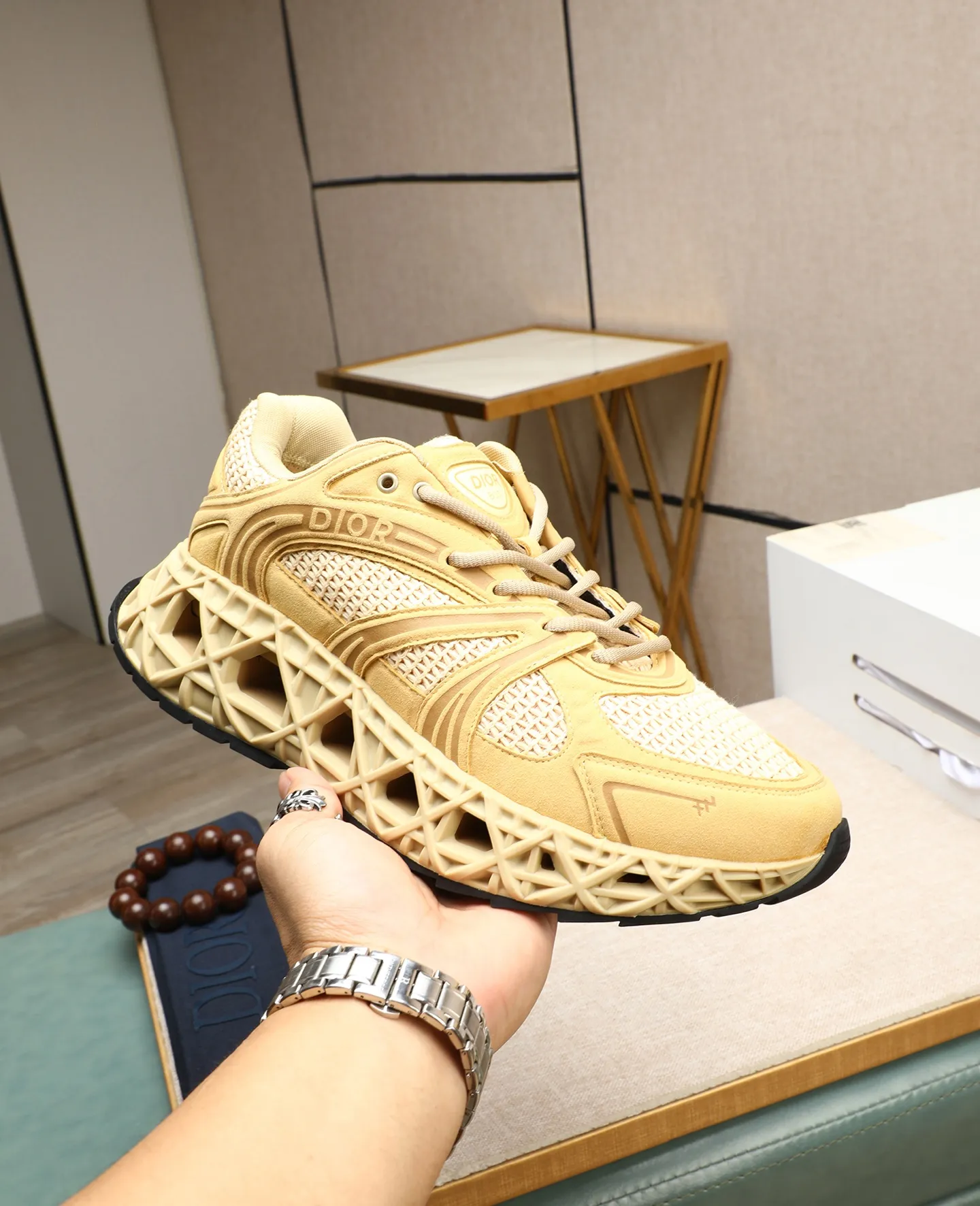 Men's shoes 💰800💰 Men's style 👦🏻Dior Dior B35 High-end quality Original casual sports shoes Upper: special environmentally friendly leather. High-frequency brand totem, brand totem cloth, tongue plastic brand logo, heel high-frequency brand logo Lining: brand canvas Original version: ultra-light TPR·rubber; two-color molded outsole Ultra-high quality control and fine workmanship: High-end, extravagance and class. Size: 39-44 (38, 45, 46, can be customized)…! !